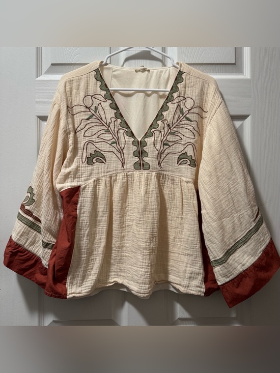 JODIFL Tops - Bohemian Embroidered V-Neck Peasant Top in Cream and Rust